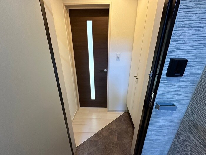 物件内観写真14　(玄関)