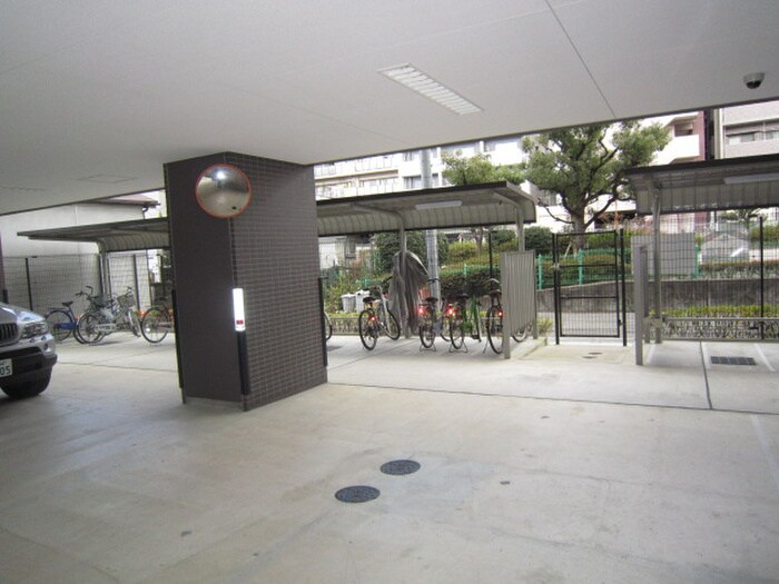 物件外観写真4　(駐車場)