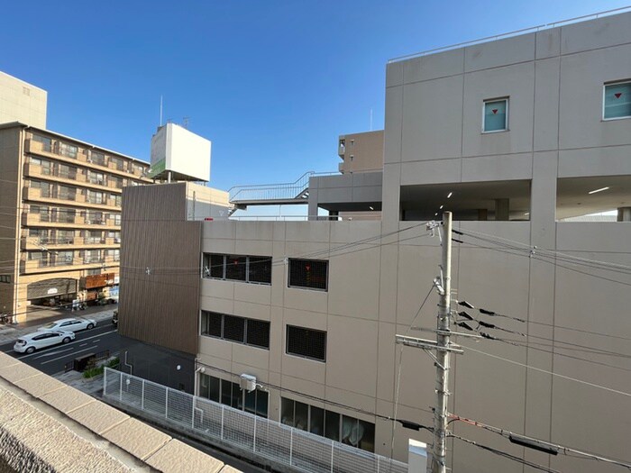 物件内観写真16　(室内からの展望)