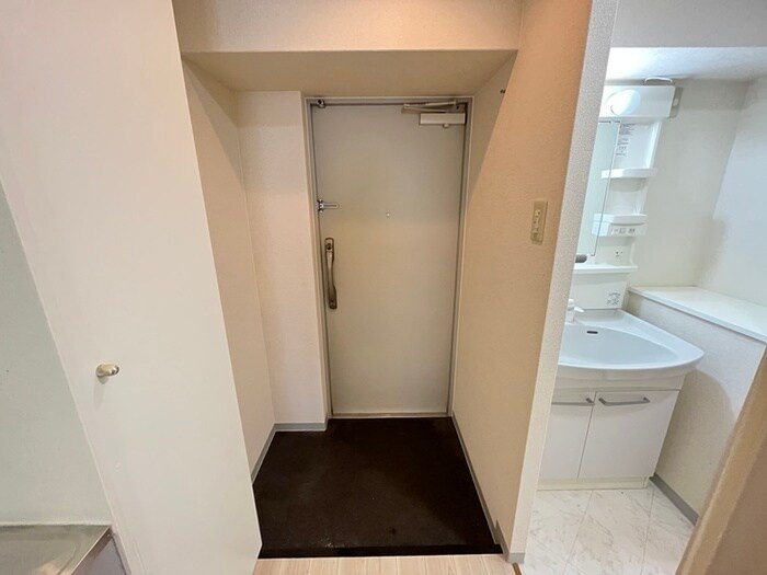 物件内観写真22　(玄関)