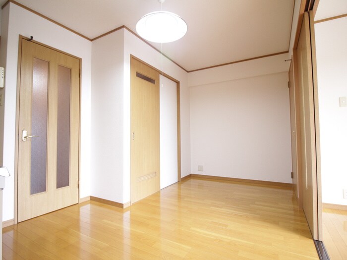 物件内観写真9　(居室)