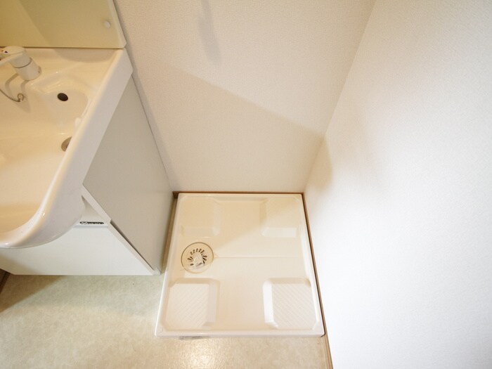 物件内観写真15　(洗濯機置場)