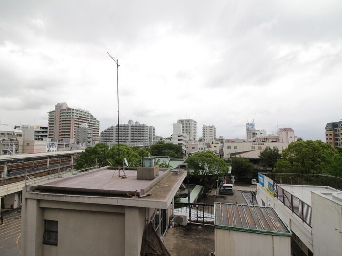 物件内観写真16　(室内からの展望)