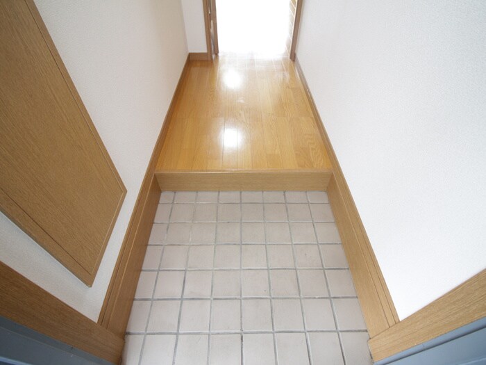 物件内観写真18　(玄関)