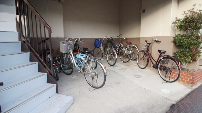 物件外観写真6　(駐輪場)