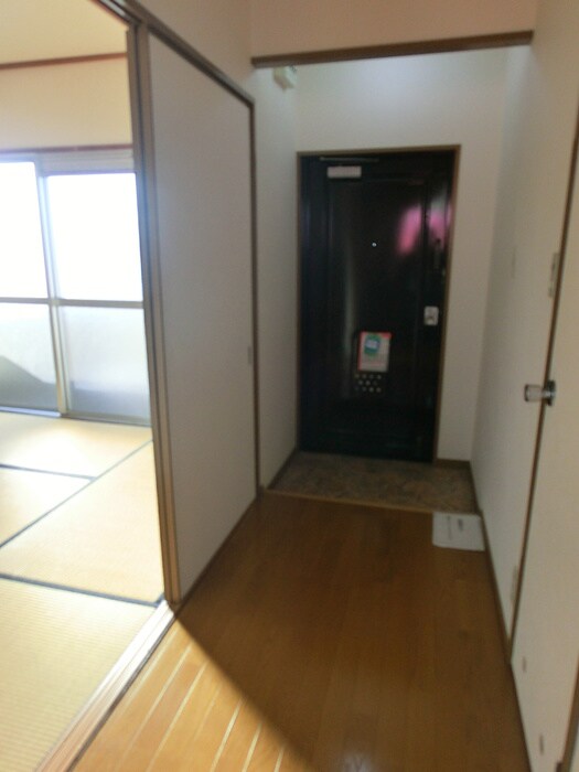 物件内観写真14　(玄関)