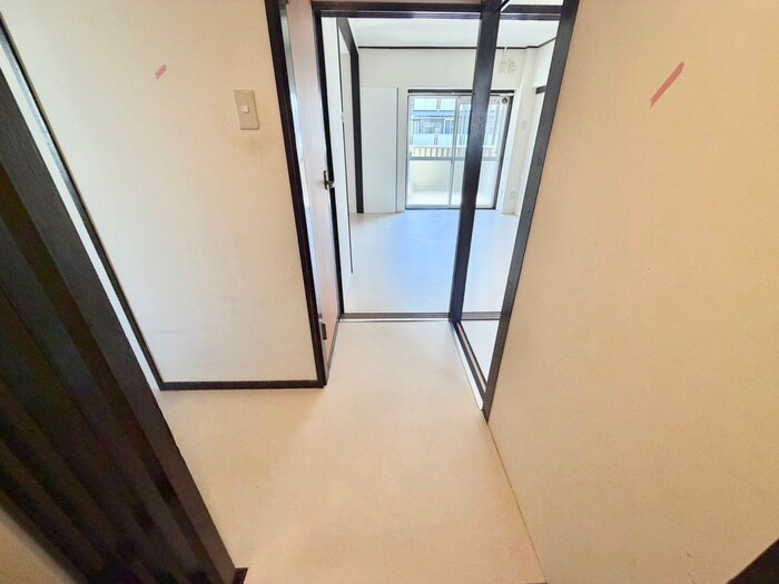 物件内観写真14　(廊下)