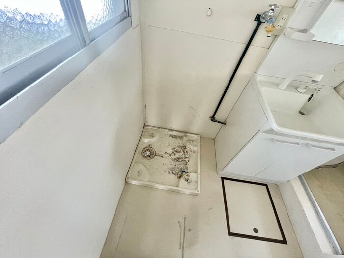 物件内観写真17　(洗濯機置場)