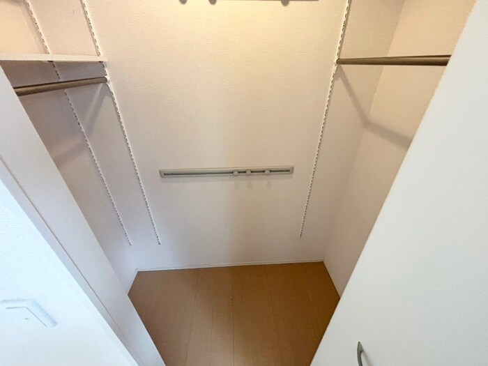 物件内観写真11　(収納)