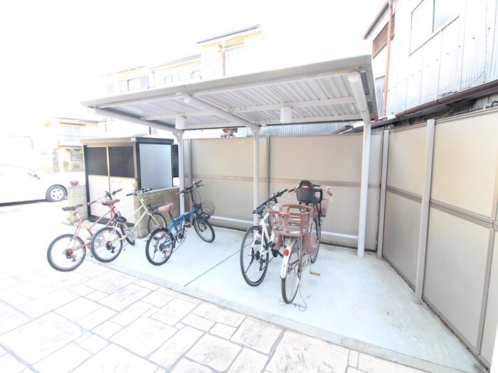 物件外観写真3　(駐輪場)
