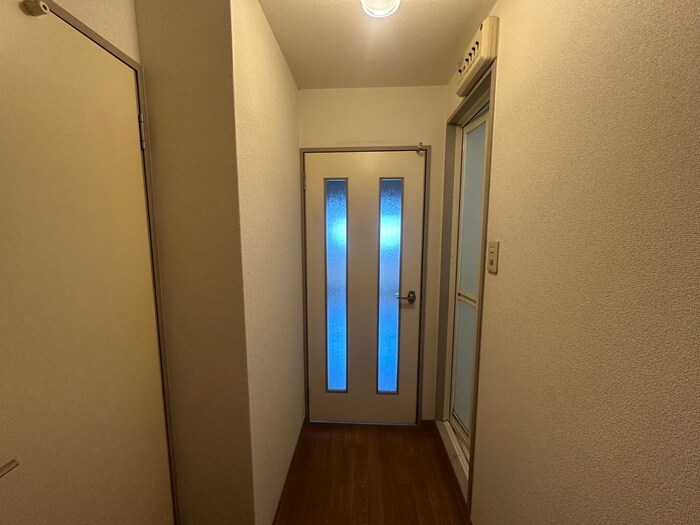 物件内観写真7　(玄関)