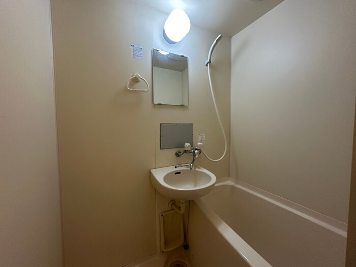 物件内観写真8　(洗面)