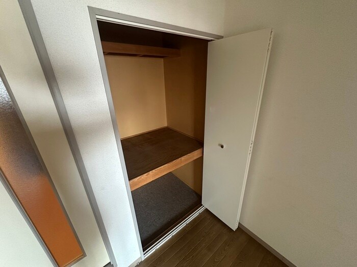 物件内観写真10　(収納)