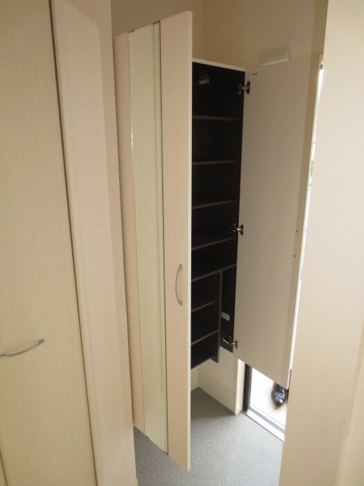 物件内観写真15　(靴箱)