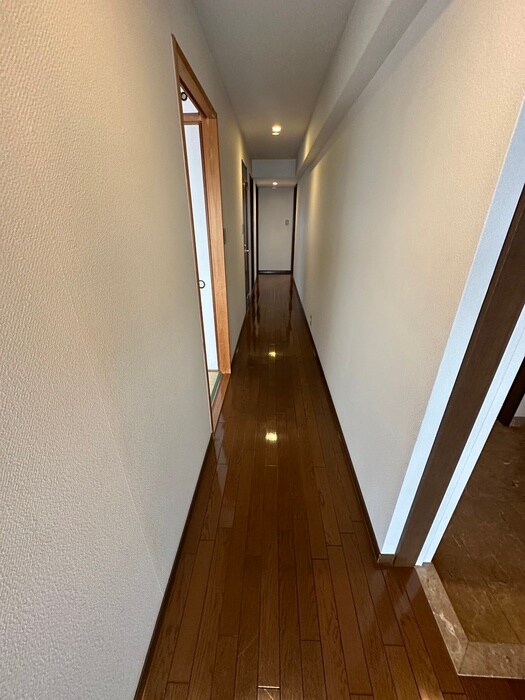 物件内観写真17　(廊下)