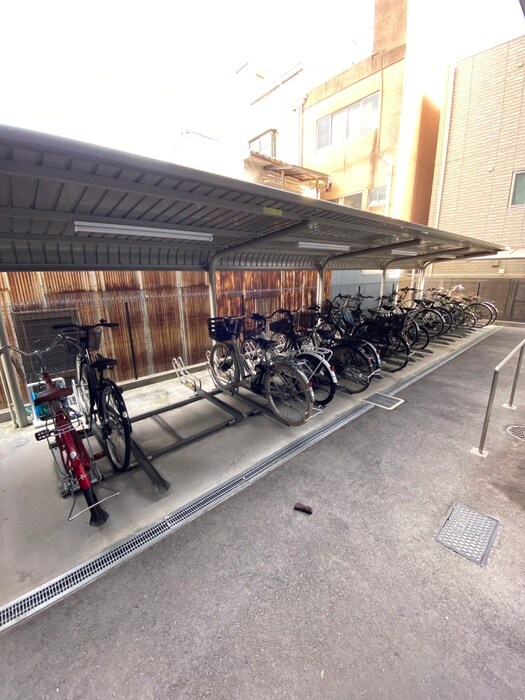 物件外観写真3　(駐輪場)