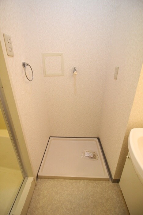 物件内観写真10　(洗濯機置場)