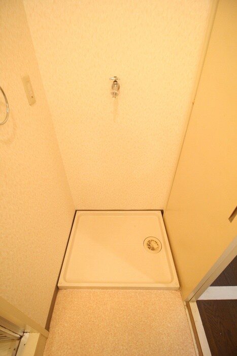 物件内観写真17　(洗濯機置場)