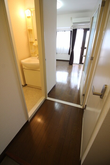 物件内観写真18　(廊下)