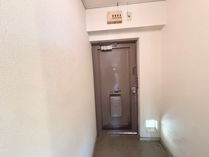 物件内観写真14　(玄関)