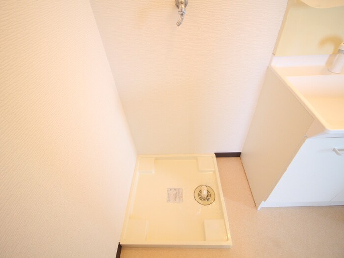 物件内観写真11　(洗濯機置場)