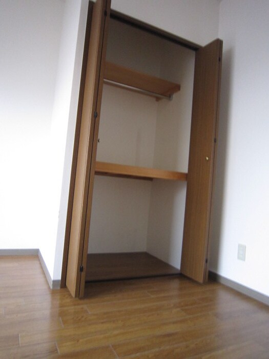 物件内観写真12　(収納)