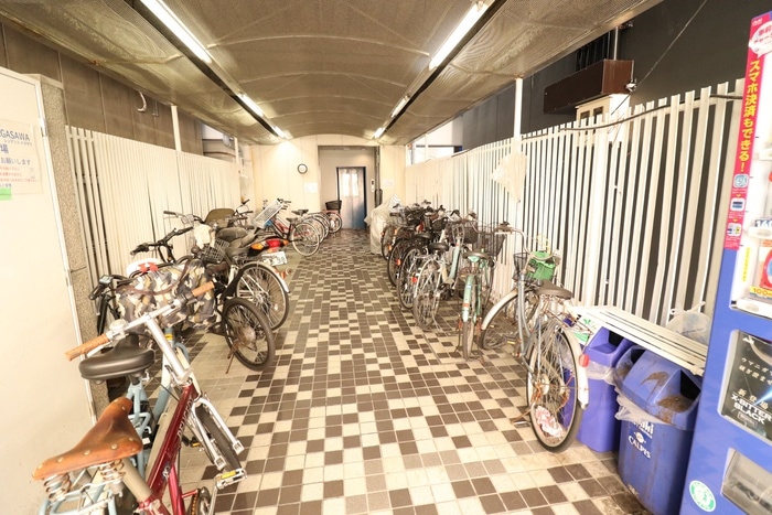 物件外観写真4　(駐輪場)