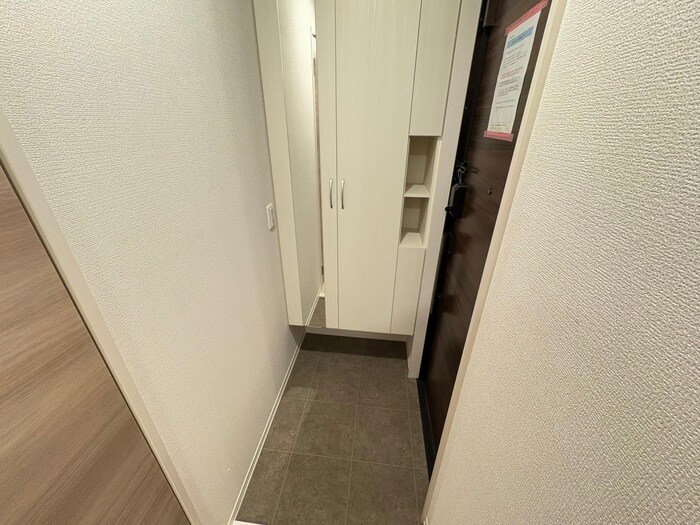 物件内観写真16　(玄関)