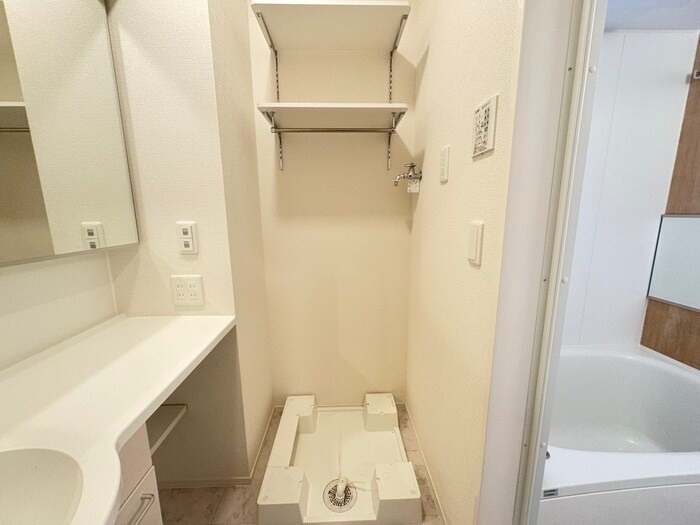 物件内観写真20　(洗濯機置場)