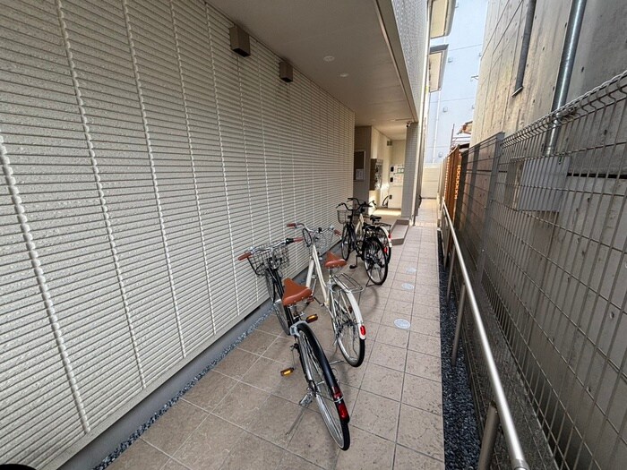 物件外観写真6　(駐輪場)