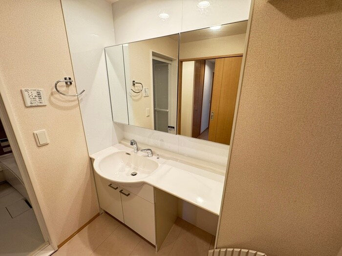 物件内観写真11　(洗面)