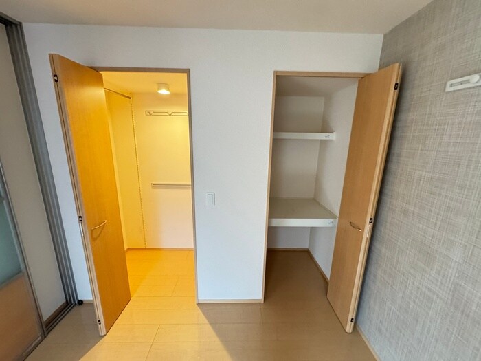 物件内観写真12　(収納)