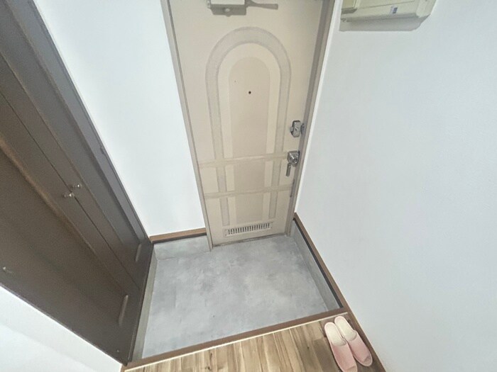 物件内観写真7　(玄関)