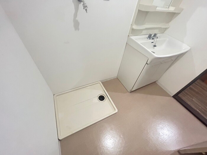 物件内観写真11　(洗濯機置場)