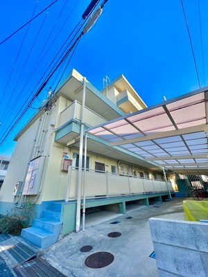 岡治マンション外観写真