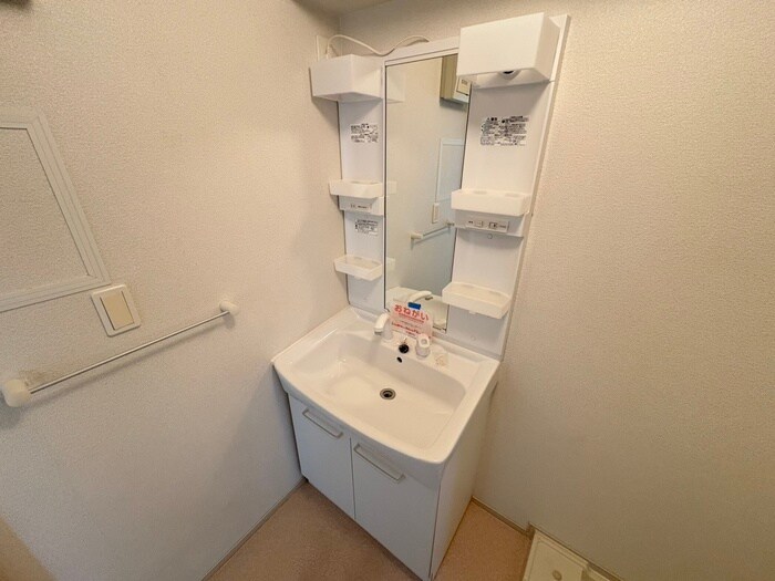 物件内観写真11　(洗面)