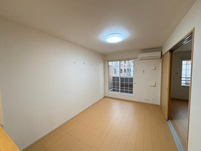 物件内観写真13　(居室)