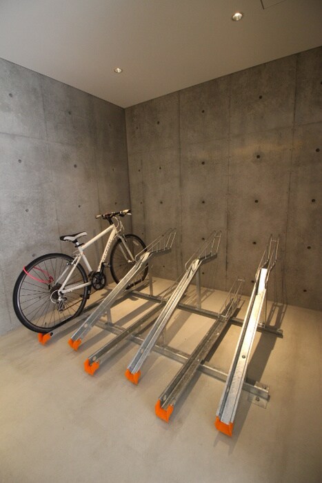 物件外観写真5　(駐輪場)