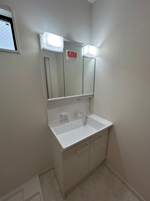 物件内観写真9　(洗面)