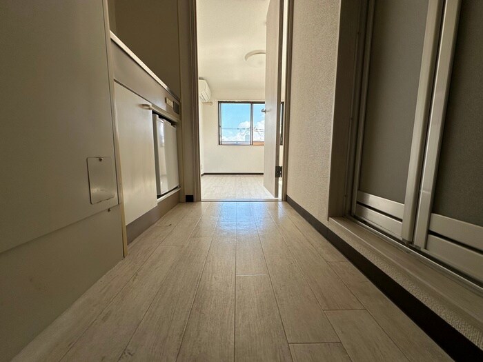 物件内観写真16　(廊下)