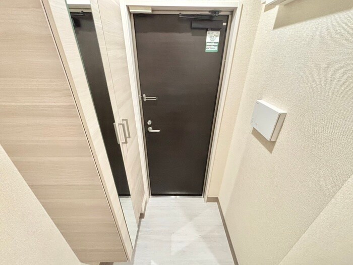 物件内観写真16　(玄関)