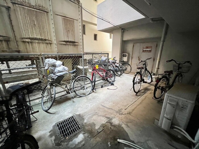 物件外観写真6　(駐輪場)