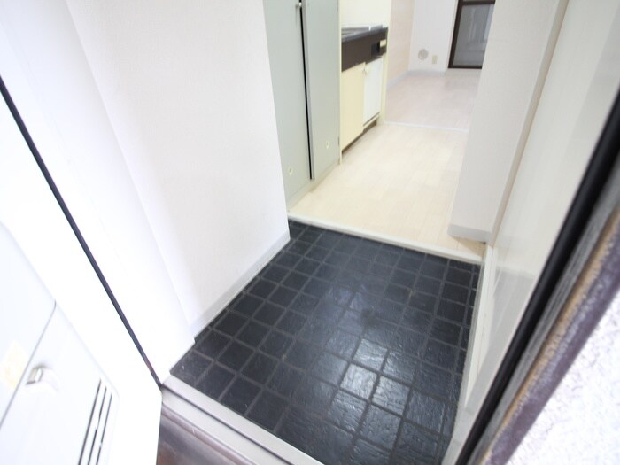 物件内観写真17　(玄関)