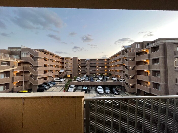 物件内観写真21　(室内からの展望)