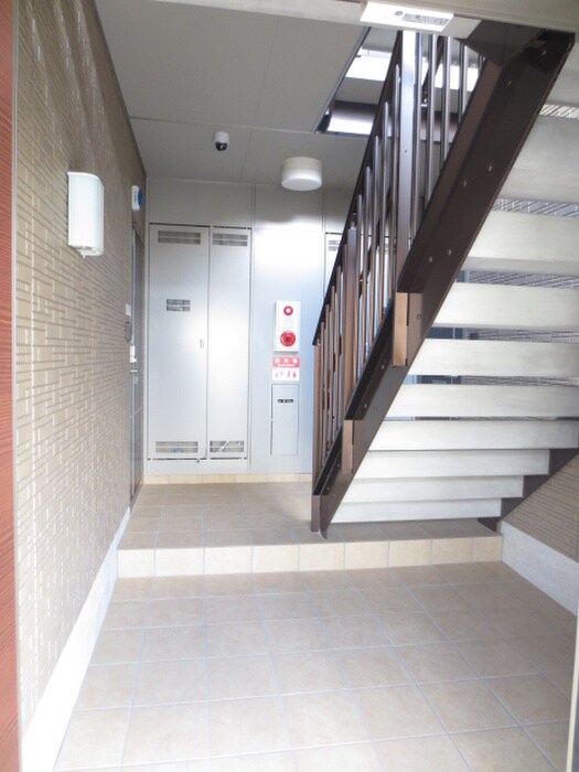 物件外観写真5　(エントランス部分)