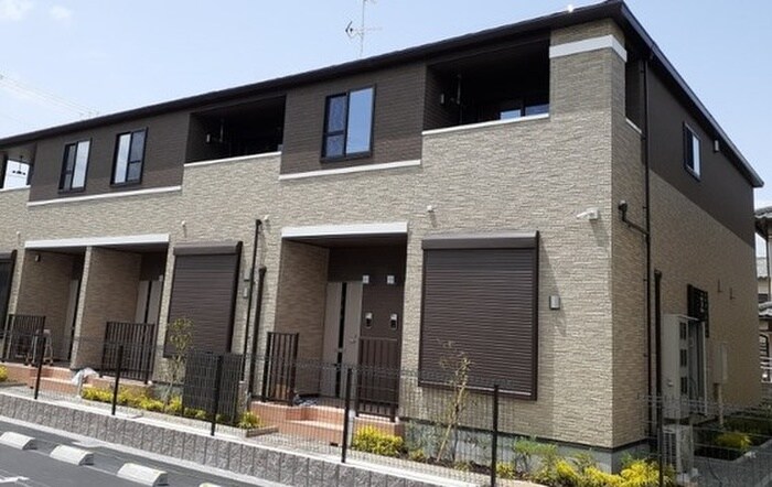 物件外観写真3　(エントランス部分)