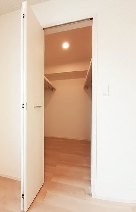 物件内観写真12　(収納)