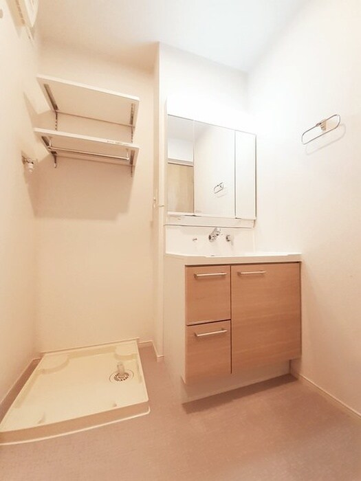 物件内観写真16　(洗濯機置場)