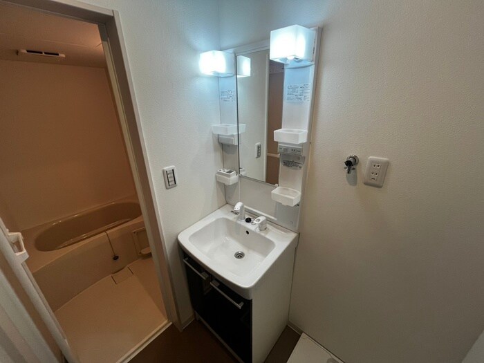 物件内観写真9　(洗面)