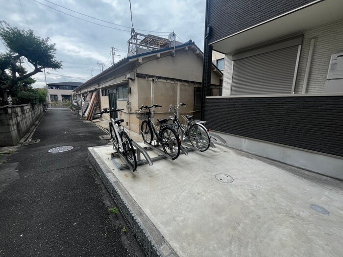 物件外観写真3　(駐輪場)